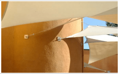 abris-solaires-fixation-carré-mural-voile-ombrage