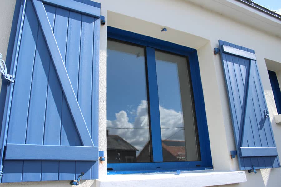 Menuiserie aluminium. Volets battants
