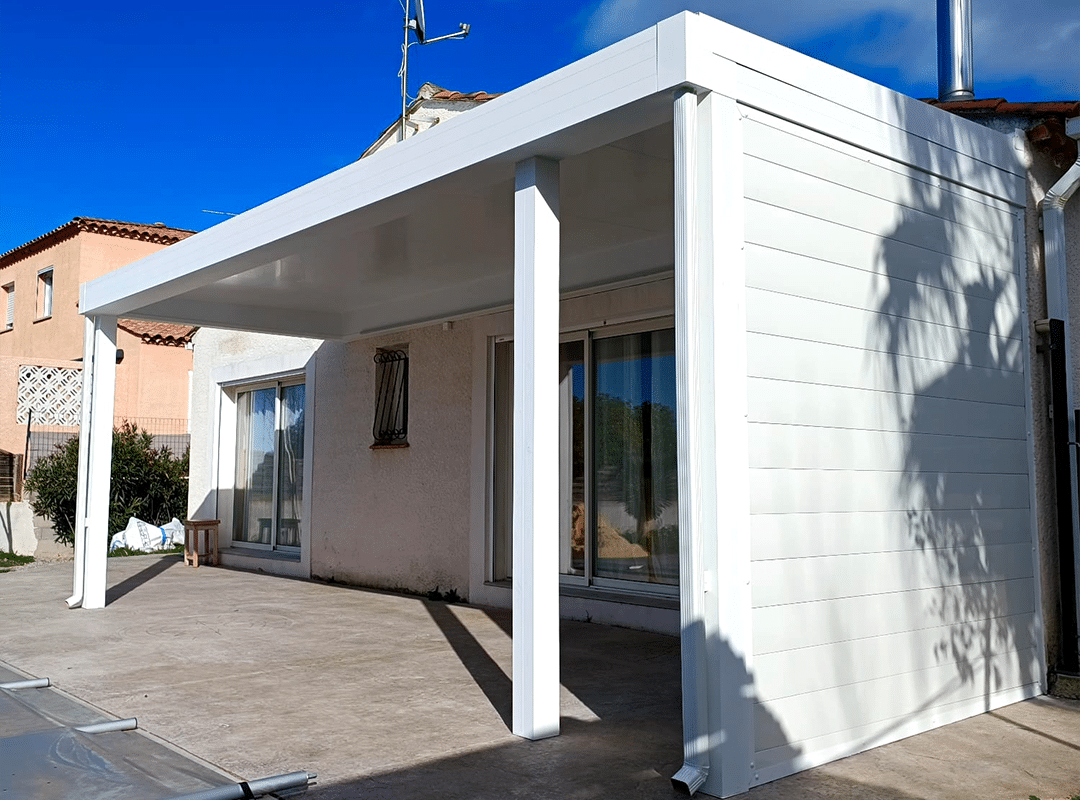Pergola toit fixe avec bardage aluminium